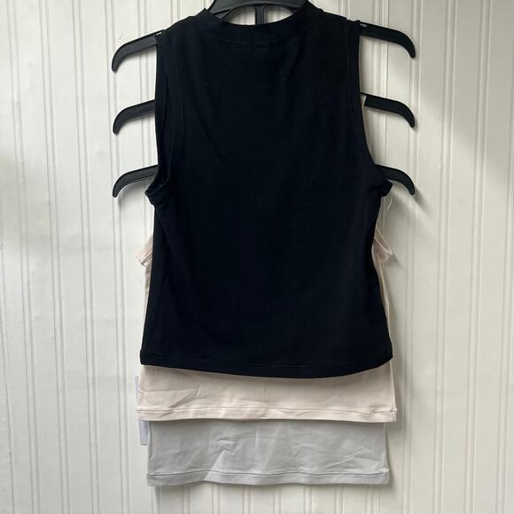 Yogalicious 3 pack of crop Tops in microchip/crystal gray/black - Picture 3 of 3